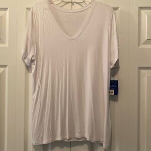 Apt 9 V Neck Tee. NWT. Super Soft